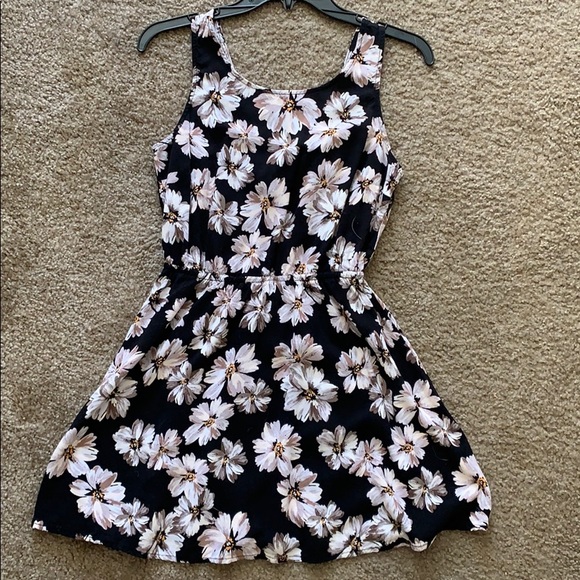 Forever 21 Floral Dress - Picture 1 of 4